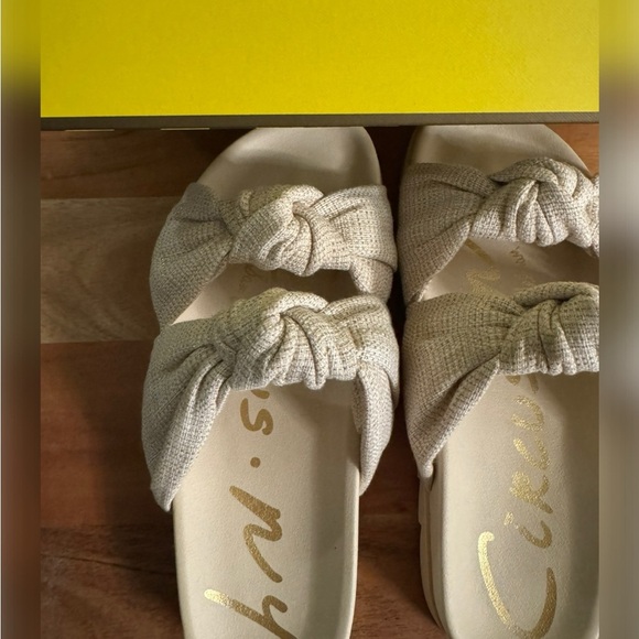 Circus by Sam Edelman Women's Cream Sandals - Picture 2 of 3